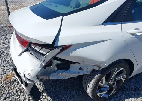 2025 Hyundai Elantra Sel Convenience z USA, uszkodzony, nr VIN KMHLS4DG5SU882148